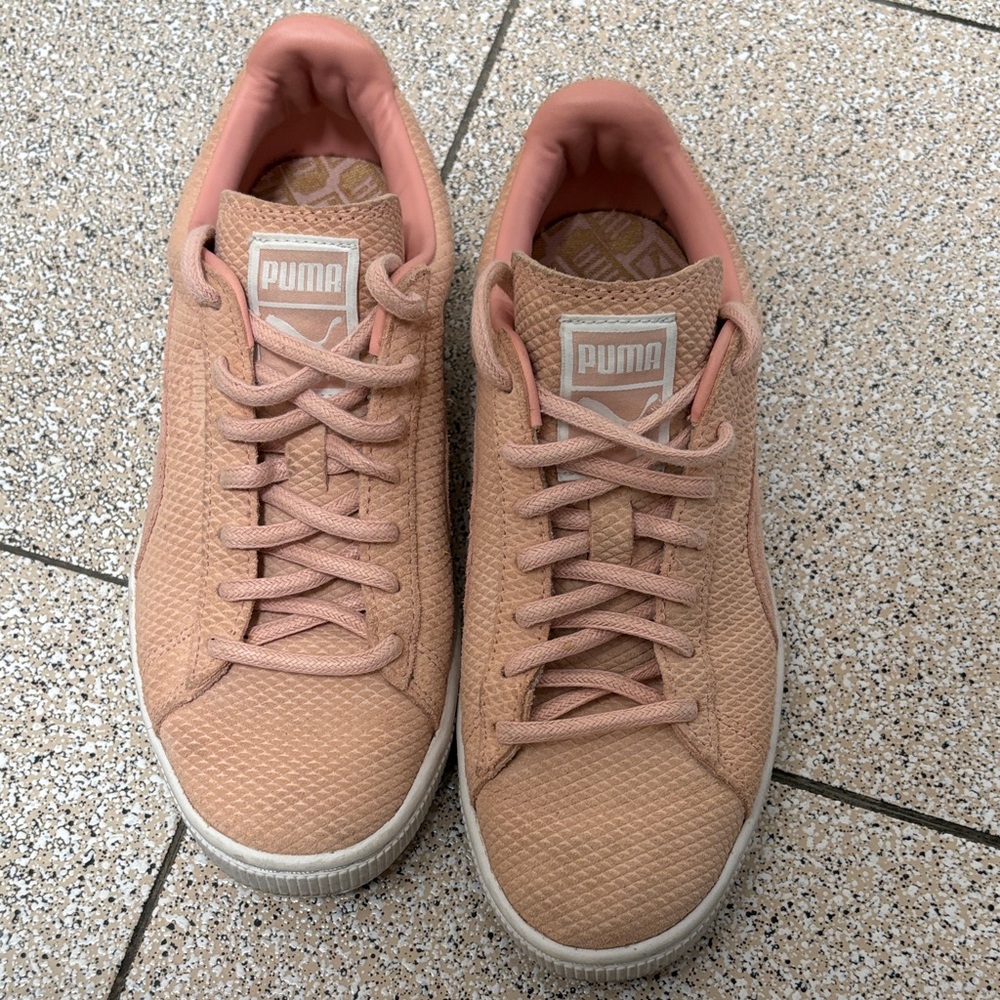 Puma Women's Peach Sneakers